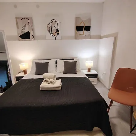 Alojamento de Acomodação e Pequeno-almoço Buzolic Hvar Town