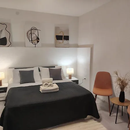 Alojamento de Acomodação e Pequeno-almoço Buzolic Hvar Town