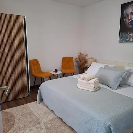 Buzolic Alojamento de Acomodação e Pequeno-almoço Hvar Town