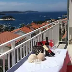 Buzolic 3* Hvar Town